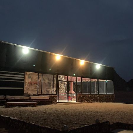 Wadi Rum Travel Camp酒店 外观 照片