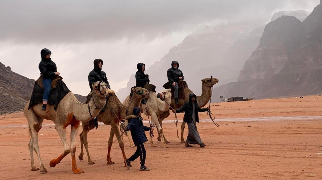 Wadi Rum Travel Camp酒店 外观 照片