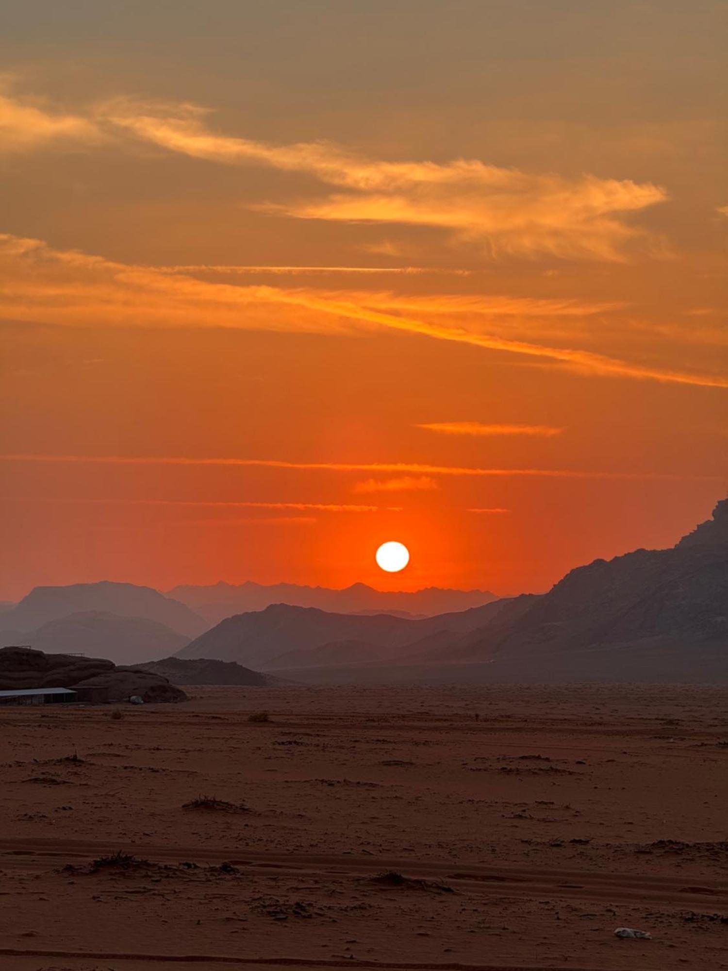 Wadi Rum Travel Camp酒店 外观 照片