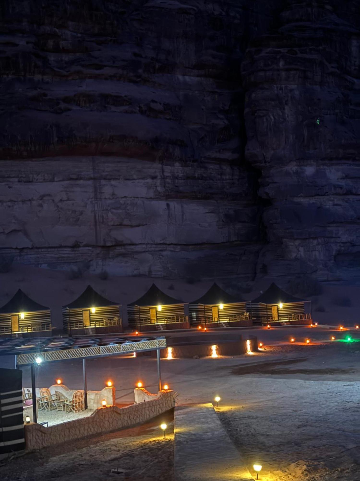 Wadi Rum Travel Camp酒店 外观 照片