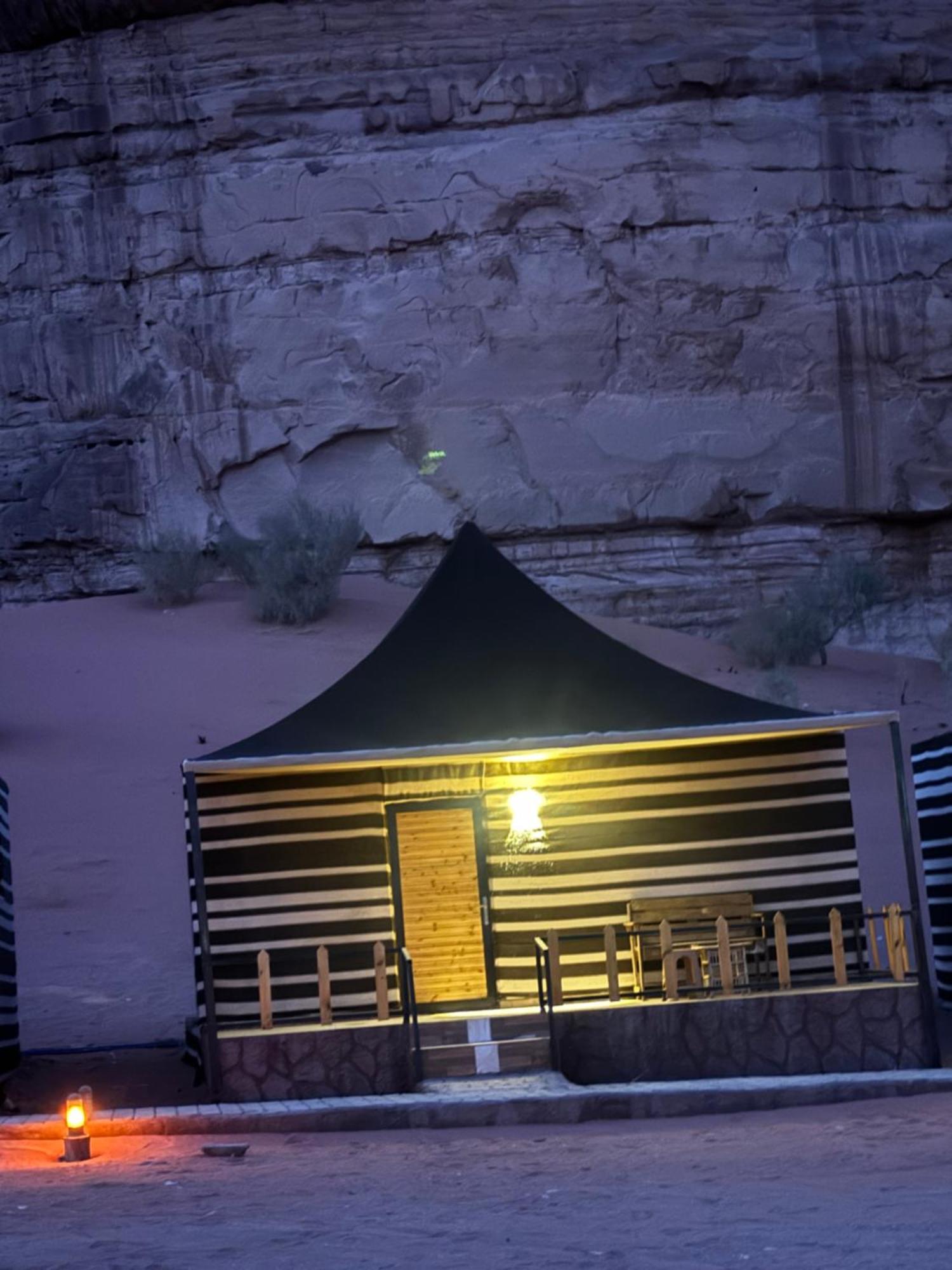 Wadi Rum Travel Camp酒店 外观 照片