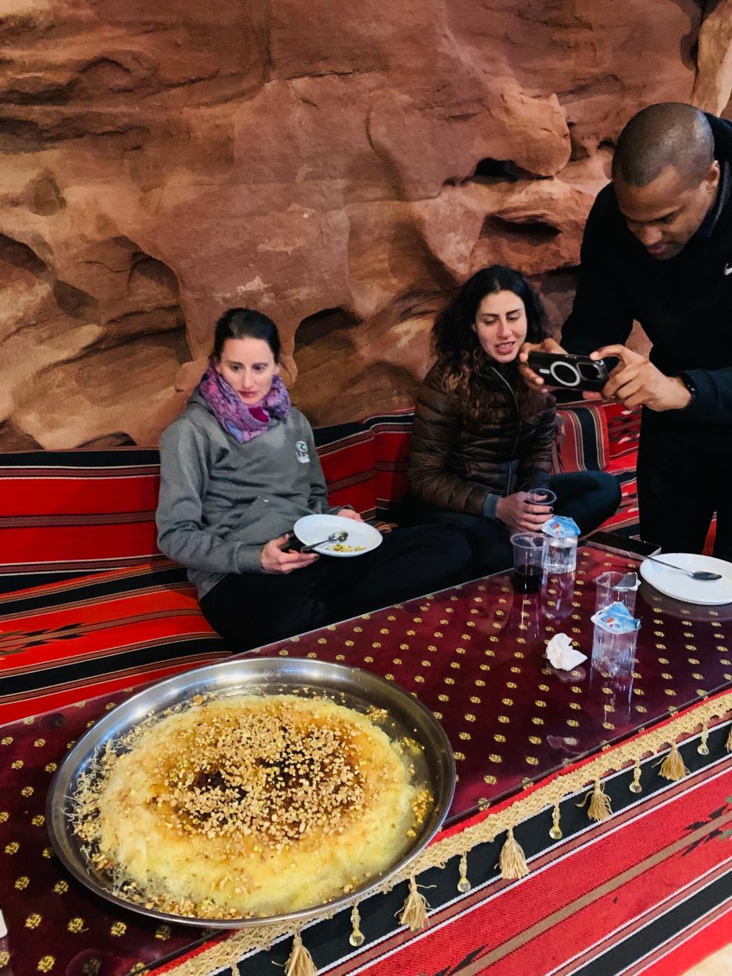 Wadi Rum Travel Camp酒店 外观 照片